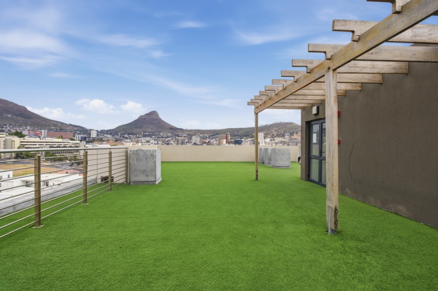 2 Bedroom Property for Sale in Zonnebloem Western Cape